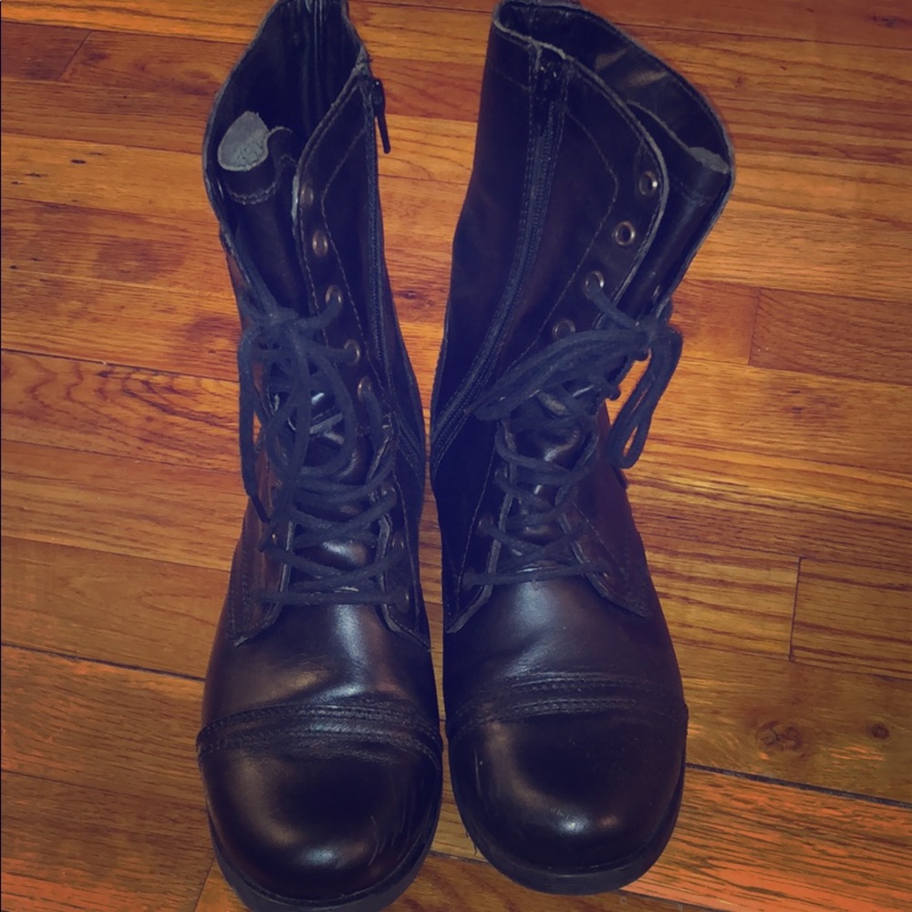 Combat boots